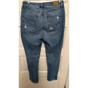 American Eagle Outfitters Womens Size 8 Jeans Ripped Medium Wash Comfort Stretch thumbnail 2