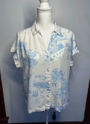 Jane + Delancey Womens Blue White Toile Scenic Button Down Shirt Large Short Slv thumbnail 1