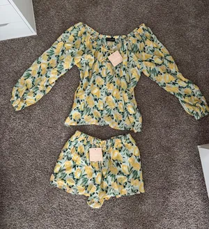 Kittenish Yellow and Green Lemon Print Set thumbnail 1