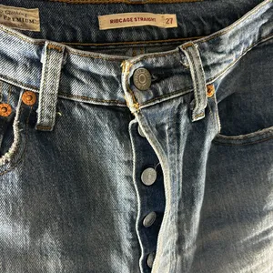Levi’s Ribcage Straight Ankle in Haters Gonna Hate Wash thumbnail 7