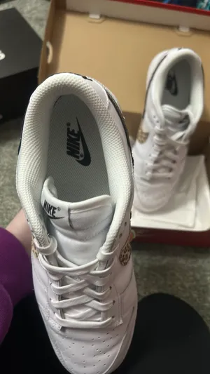Nike Women’s Dunk Low thumbnail 6