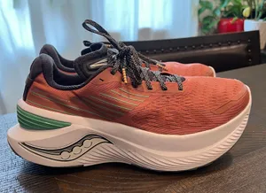 Saucony Women's Endorphin Shift 10.5 women thumbnail 1