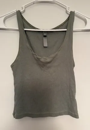 SKIMS Ribbed Scoop Neck Tank Top Sage Green‎ Sleeveless Crop Top Womens Size M thumbnail 1