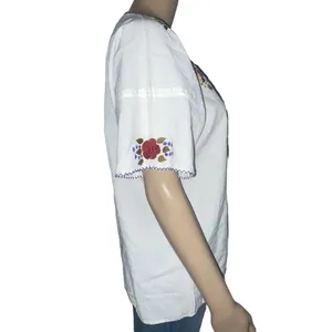 Floral embroidered keyhole top Size L thumbnail 3