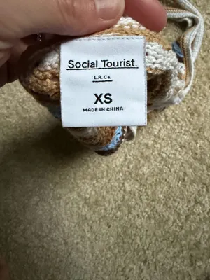 Social Tourist Hollister thumbnail 2