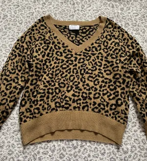 Old Navy Sweater thumbnail 1