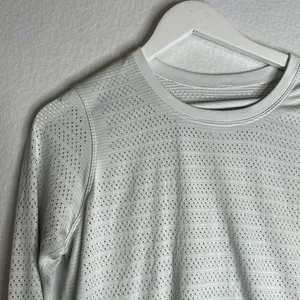 Lululemon Athletica Gray Swiftly Breathe Long Sleeve thumbnail 5