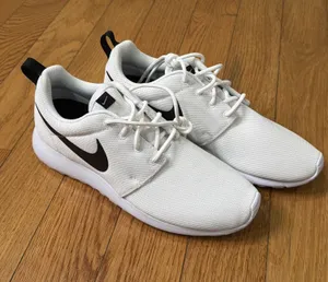 Size US 11 Nike Women’s Roshe One Running Shoes White/Black 844994 101 thumbnail 1