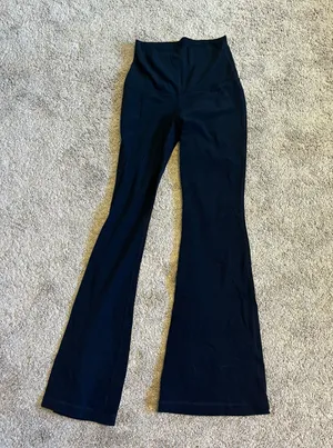 Aritzia TNA Black Leggings thumbnail 1