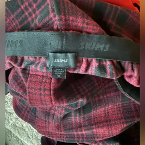 NWOT SKIMS Unisex Fleece Flannel Sleep pants Medium in Wine Plaid 4x thumbnail 3