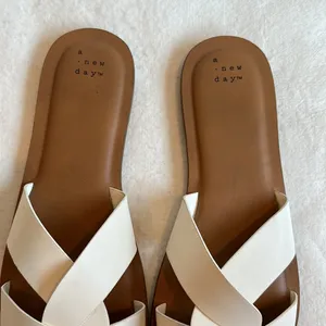 a new day white slip-on Sandals thumbnail 3