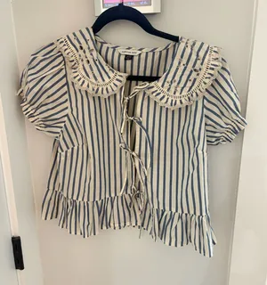 American Eagle top  thumbnail 1
