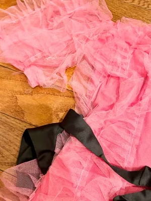 Michella vintage 1990s Barbiecore off the shoulder tulle pink/black bow dress M thumbnail 18