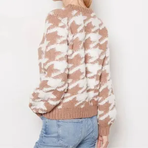 Line & Dot Houndstooth Pullover
Sweater(Size Medium) thumbnail 2