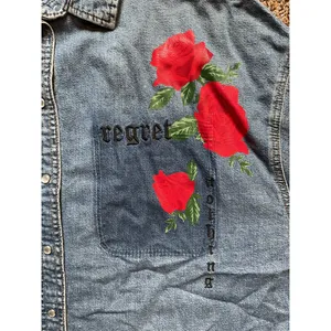 H&M Denim Shirt Women’s Oversized Grunge Y2K Distressed Rose Graphic Jean Top thumbnail 6
