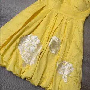•TWENTY ONE• YELLOW STRAPLESS BUBBLE DRESS thumbnail 2