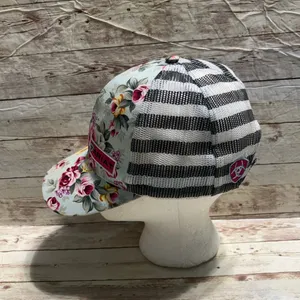 Ariat Floral Print Mesh Trucker Hat One-Size Adjustable Snapback Shabby Chic thumbnail 2