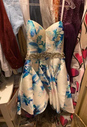 Prom Dress thumbnail 2