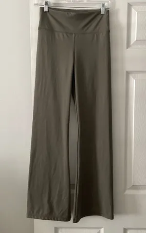 American Eagle Flare size M in excellent condition thumbnail 1