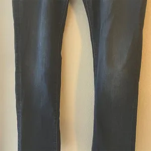 7 For All Mankind woman’s skinny style jeans size 36 thumbnail 3