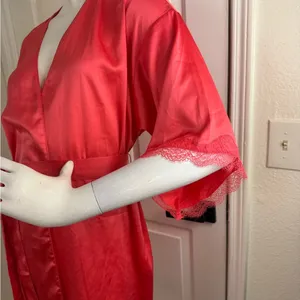 Victoria's Secret sexy satin robe Lace shoulder Red Size SX. I#164 thumbnail 2
