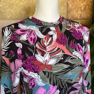 NEW Roxy Women’s UPF 50 Sun Protection Rash Guard XS Floral Long Sleeve Swim Tee thumbnail 3