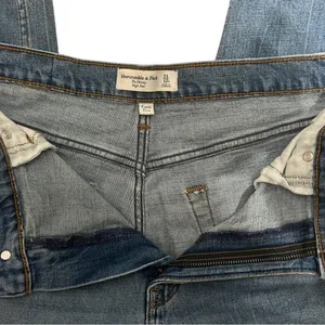 Abercrombie and Fitch Curve Love Jeans thumbnail 9