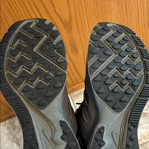 Nike H20 Repel Zoom Winflo 3 Ombre Black and Gray Athletic Sneakers - Size 9.5 thumbnail 13