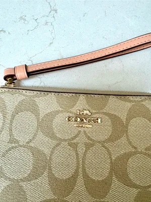 NWOT Coach Canvas/Leather Wristlet Wallet With Signature Logo Gold Hardware thumbnail 2