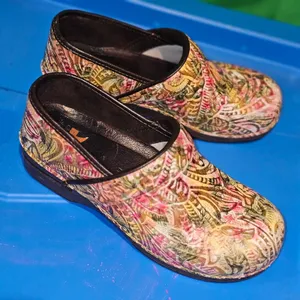 Dansko XP Womens Yellow Floral Professional Nursing Clogs Shoes 41 10.5 -‎ 11 thumbnail 1