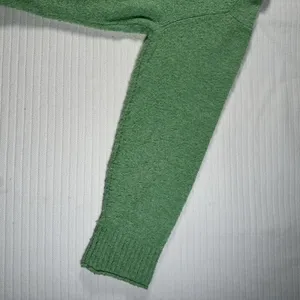American Eagle Women’s Medium Green Crewneck Knit Pullover Sweater thumbnail 6