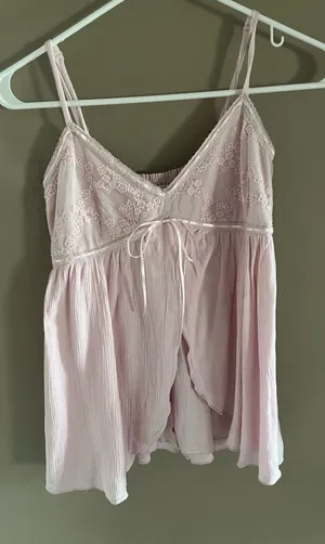 Hollister Flowy Lace Tank Top thumbnail 1