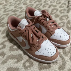     Nike Dunk Low Women’s Sneakers thumbnail 1