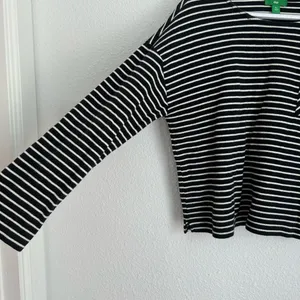 Dip black and white stripe long sleeve shirt with front pocket, size L / XL thumbnail 2