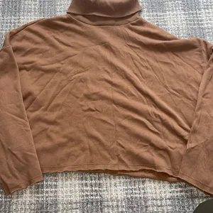 American Eagle cropped turtle neck thumbnail 1