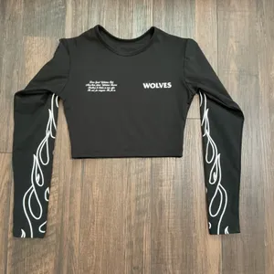 Darc Sport She Wolves Flame Graphic Long Sleeve Crop Top Black Small Limited 500 thumbnail 1