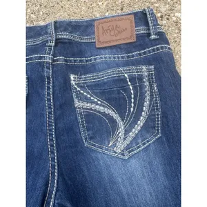 Ariya Women's Dark Wash‎ Distressed Emroidered Straight Leg SZ 9/10 Western thumbnail 4