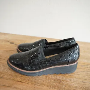 Clarks Collection Women's 8 Black‎ Croc Embossed Patent Leather Wedge Loafers thumbnail 4