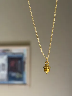 Handmade antique gold tone acorn cute fairy vintage style necklace🍂🐿🍃 thumbnail 2