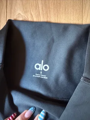 ALO Yoga Performance Leggings thumbnail 2