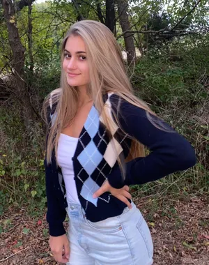 Sweater thumbnail 1