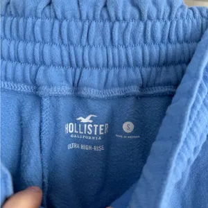 Hollister joggers thumbnail 2