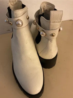 Karl Lagerfeld women White leather Chelsea heel boots US 8.5 thumbnail 2