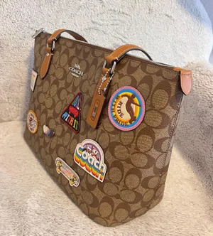 coach Gallery Tote In Signature Canvas With Patches CJ603 thumbnail 2