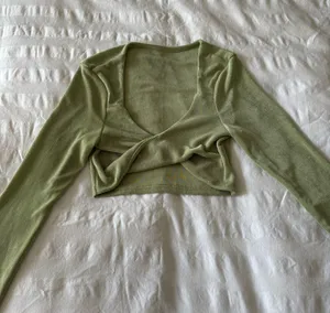 Green Long Amazon Sleeve Top Crop thumbnail 1