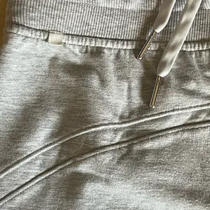 Lululemon Scuba High-Rise Jogger gray *Fleece 28"SZ 4 Womens thumbnail 7