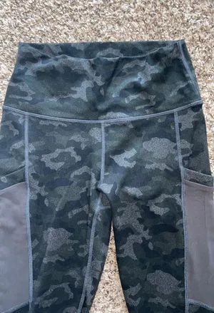 Fabletics XS  powerHold High Waisted Legging thumbnail 3