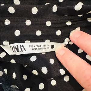 Zara Black Polka Dot Blouse Sz L Button Front Long Sleeves Shirt Top thumbnail 5