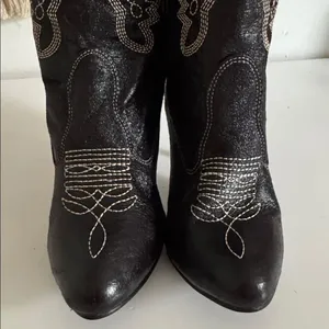 Ellie Black Embroidered Heeled Boots EUC thumbnail 6