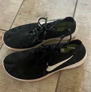 Nike Black Sneakers thumbnail 1